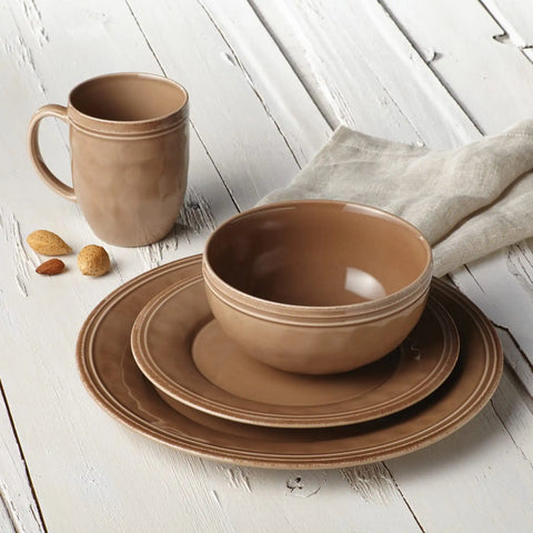 16-Piece Dinnerware Set